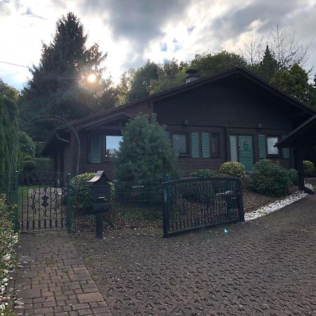 Gemuetliches Holzhaus In Idyllischer Lage Ruppichteroth Bagian luar foto