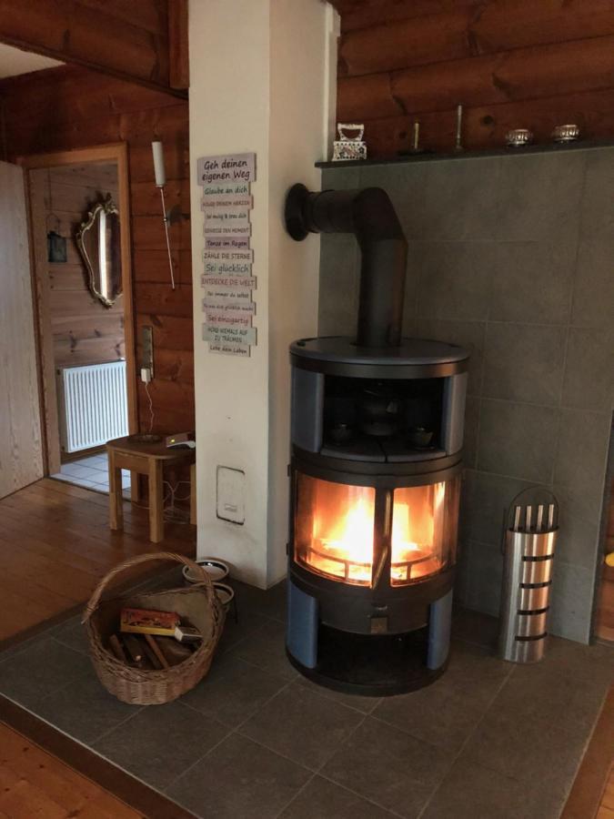 Gemuetliches Holzhaus In Idyllischer Lage Ruppichteroth Bagian luar foto