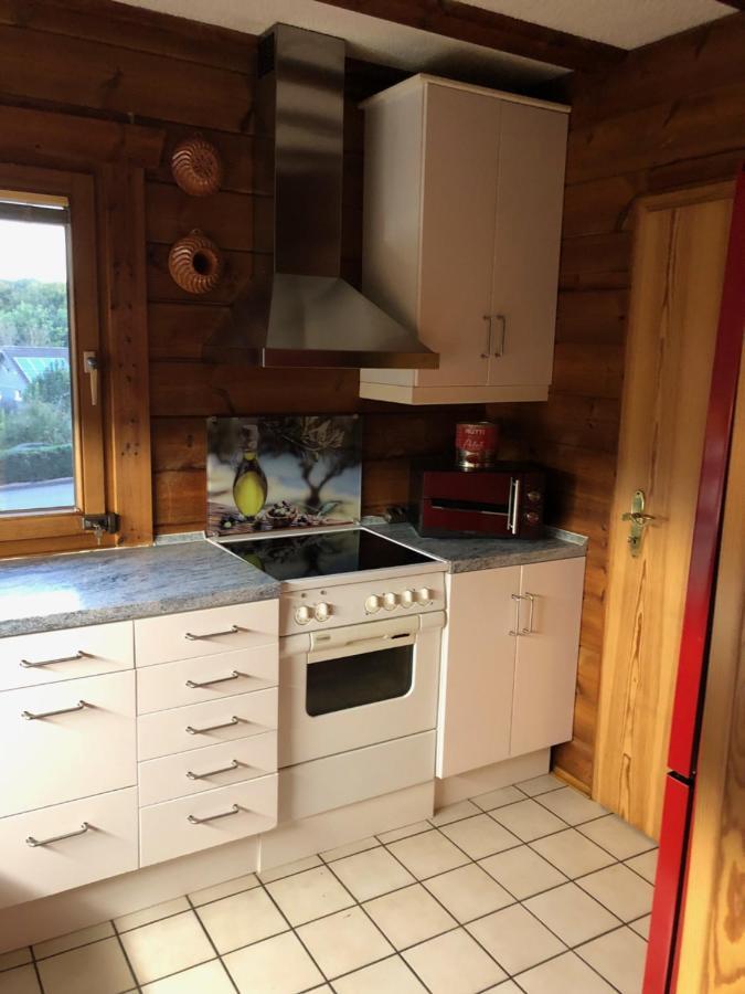 Gemuetliches Holzhaus In Idyllischer Lage Ruppichteroth Bagian luar foto